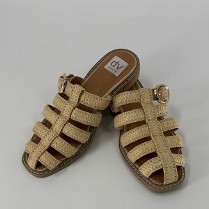 DV by Dolce Vita Women's Tan Woven Sandals Size 7.5 Like New